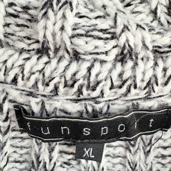 Cozy Black and White Knit Sweater with hood - Picture 2 of 9